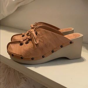 Kelsi Dagger Just Acorn Wood Clog